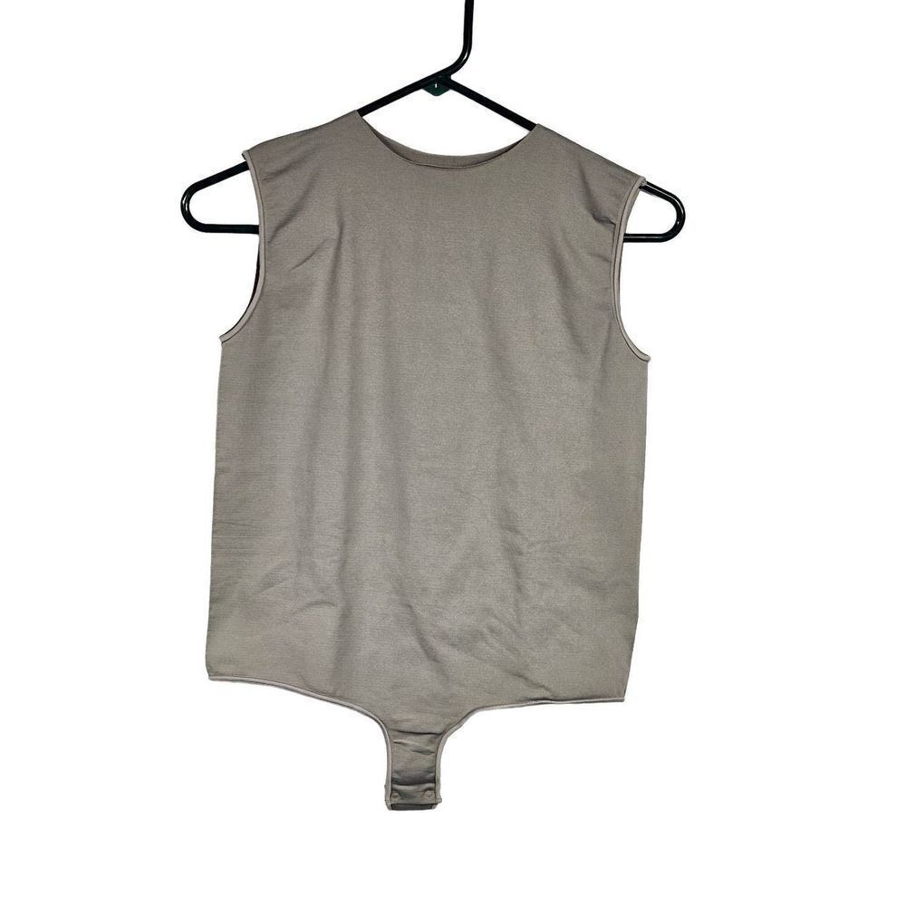 Skims Essential bodysuit Nwot